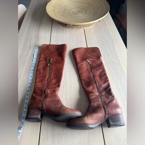 Tommy Hilfiger 9.5 Brown Leather Boots